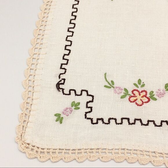 Vintage Floral Embroidered Crochet Lace Trim Linen Doily Rectangle Dresser Scarf - Picture 10 of 14